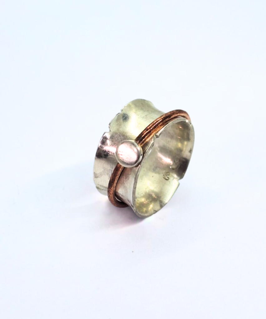 Spinner Anxiety Ring handmade by StellarJules Johannesburg (1)