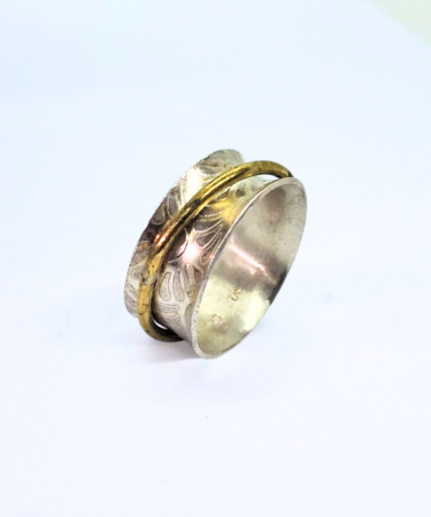 Spinner Anxiety Ring handmade by StellarJules Johannesburg (2)